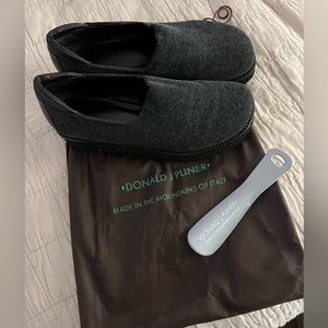 Donald Pliner heather grey shoes